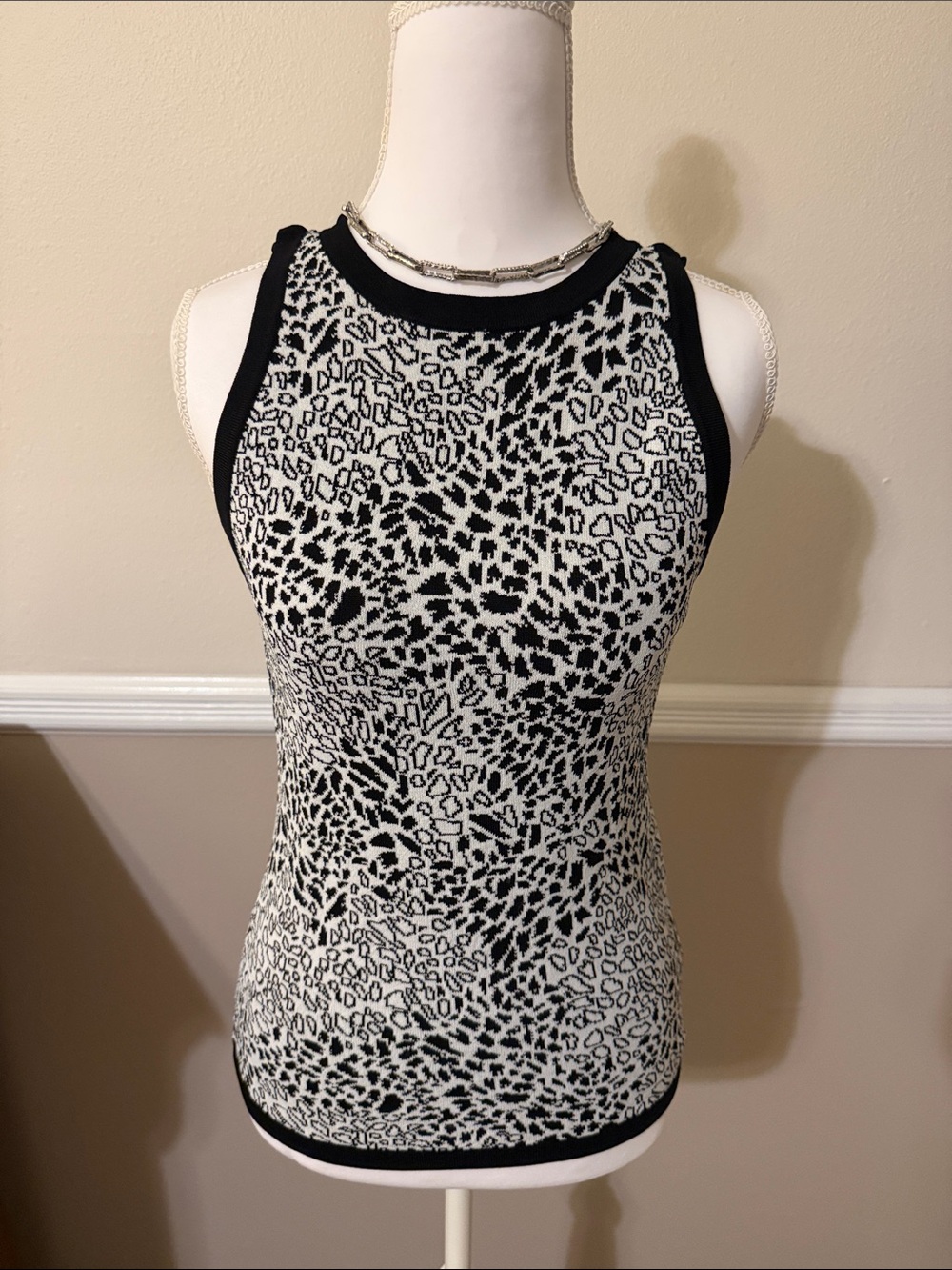 White House Black Market Black & White Animal-Print Tank